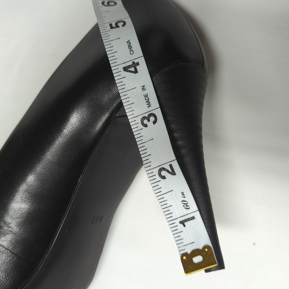 Ralph Lauren Black heels. - Picture 5 of 5